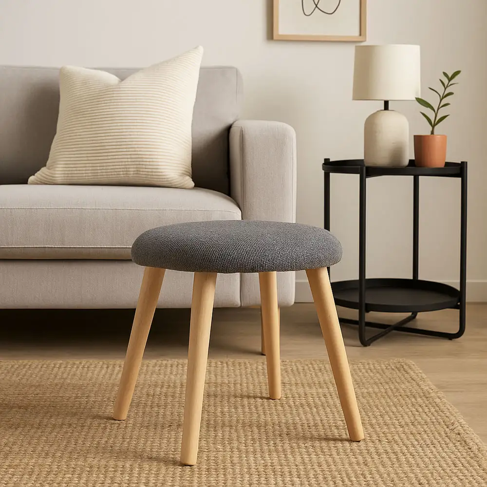 ΣΚΑΜΠΟ ΥΦΑΣΜΑΤΙΝΟ ΣΕ ΓΚΡΙ ΧΡΩΜΑ ΜΕ ΞΥΛΙΝΑ ΠΟΔΙΑ 40x30x40εκ.  - Ankor 845989