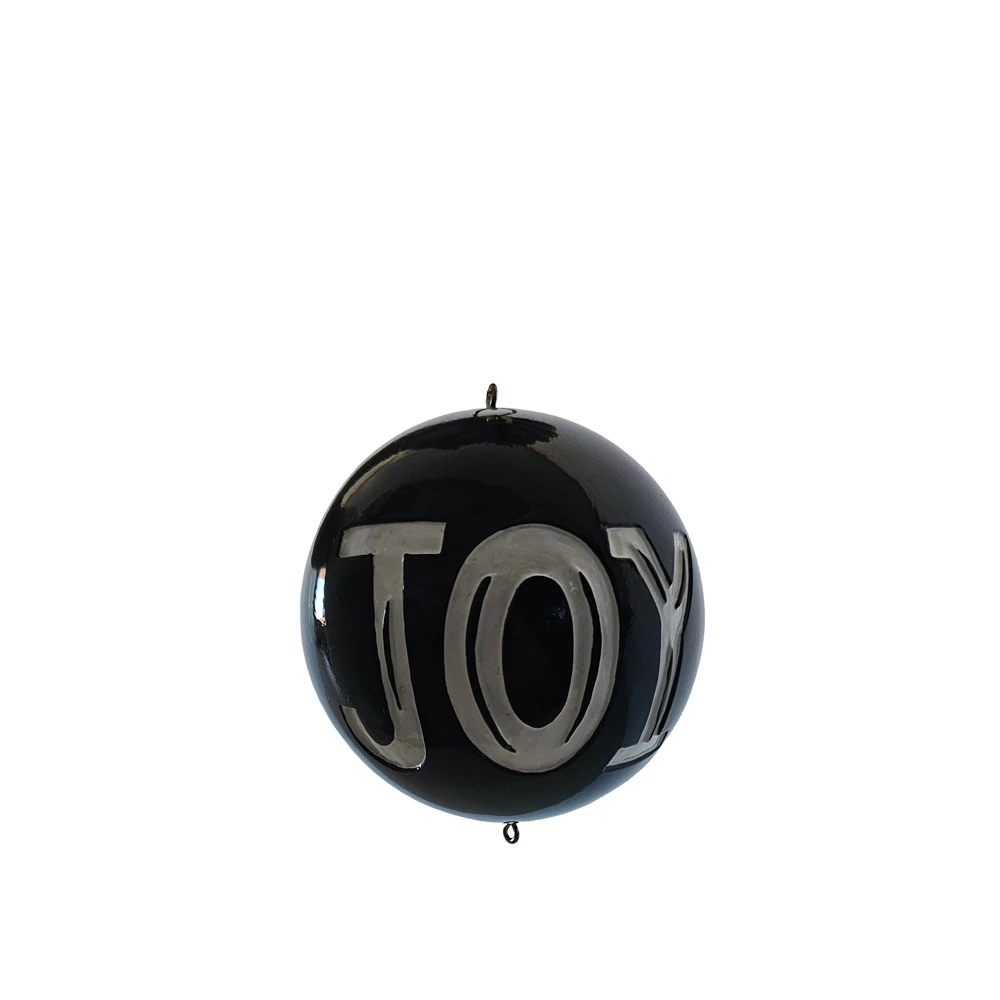 LUCKY CHARM 2025 CHRISTMASH ΜΠΑΛΑ 9x9x9 POLYRESIN ΜΑΥΡΟ ΛΕΥΚΟ INTHEBOX