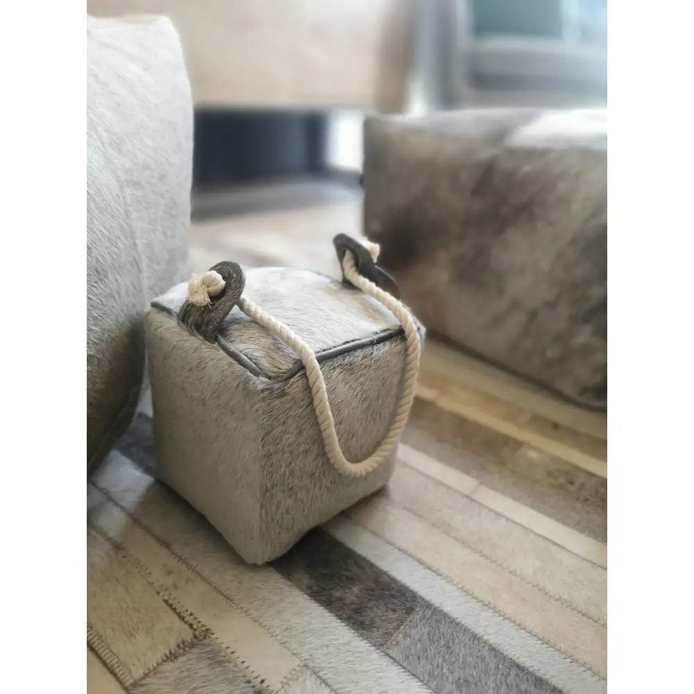 LIBERTA PUERTA ΔΙΑΚΟΣΜΗΤΙΚΟ DOOR STOPPER 15x15x15cm ΔΕΡΜΑ ΓΚΡΙ ΒΑΜΒΑΚΙ