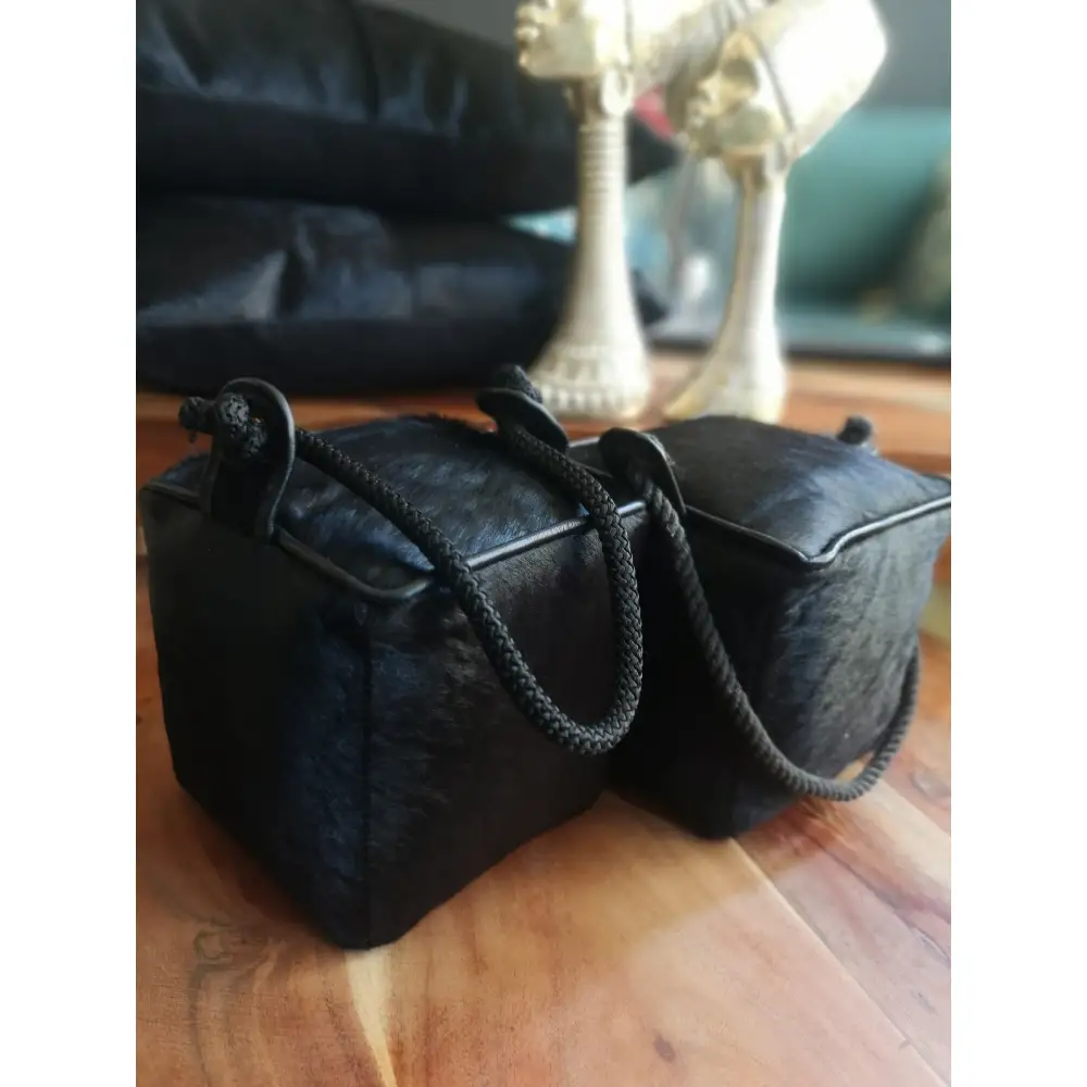 LIBERTA PUERTA ΔΙΑΚΟΣΜΗΤΙΚΟ DOOR STOPPER 15x15x15cm ΔΕΡΜΑ ΜΑΥΡΟ ΒΑΜΒΑΚΙ