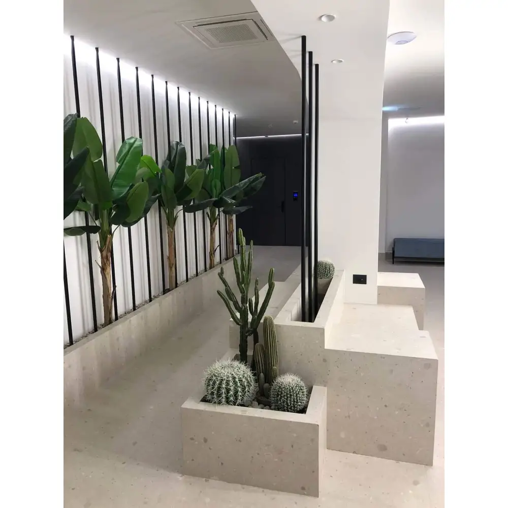 LIBERTA FEROCACTUS ΦΥΤΟ ΤΕΧΝΗΤΟ ΣΕ ΓΛΑΣΤΡΑ 25x25x33cm ΥΦΑΣΜΑ ΠΡΑΣΙΝΟ ΛΕΥΚΟ ΠΛΑΣΤΙΚΟ