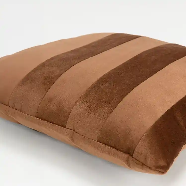 LIBERTA SERI ΔΙΑΚΟΣΜΗΤΙΚΟ ΜΑΞΙΛΑΡΙ 45x45cm ΒΕΛΟΥΔΟ ΚΑΦΕ