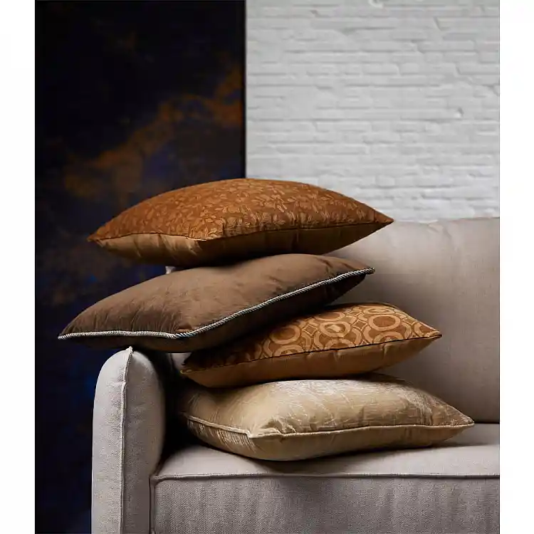 LIBERTA RUSSET B ΔΙΑΚΟΣΜΗΤΙΚΟ ΜΑΞΙΛΑΡΙ 50x50cm ΒΑΜΒΑΚΙ CARAMEL ΜΠΕΖ ΒΙΣΚΟΖΗ