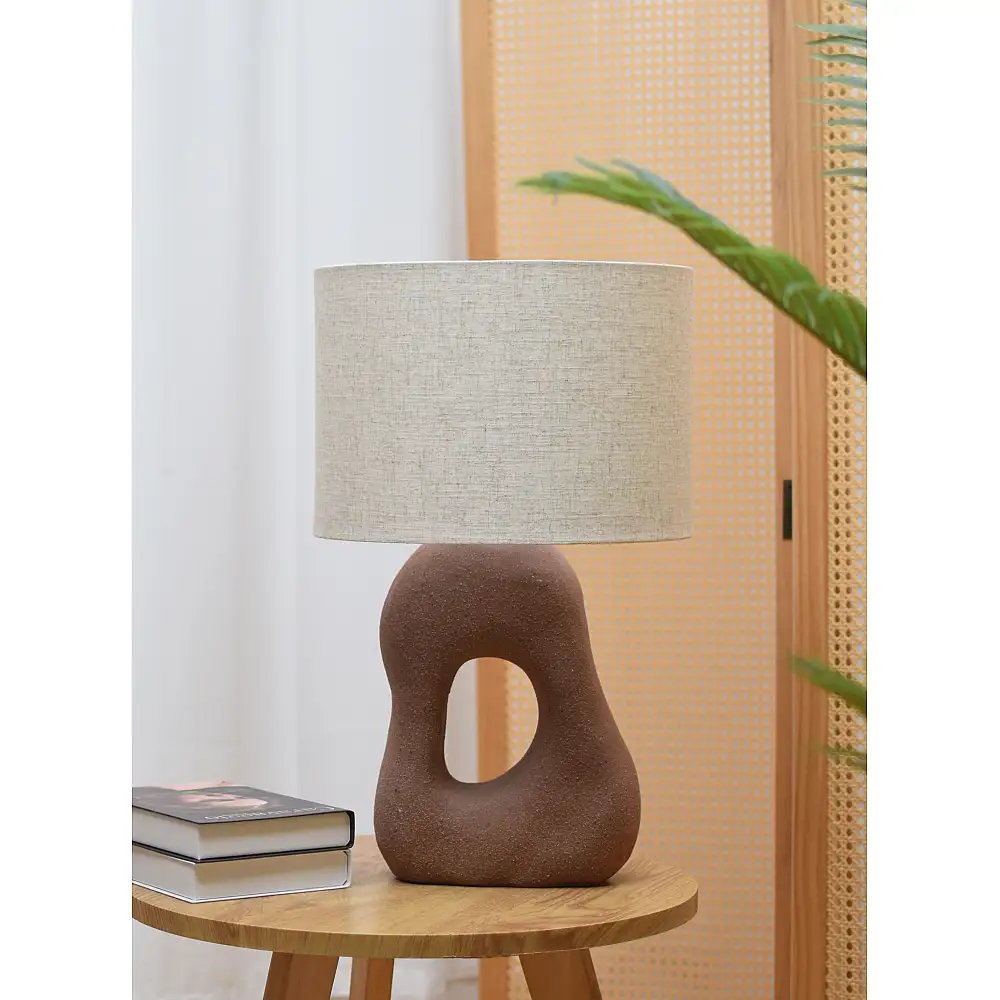 LIBERTA PIERRE ΦΩΤΙΣΤΙΚΟ ΕΠΙΤΡΑΠΕΖΙΟ 36x36x58cm ΚΕΡΑΜΙΚΟ ΚΑΦΕ ΛΙΝΟ ΜΠΕΖ