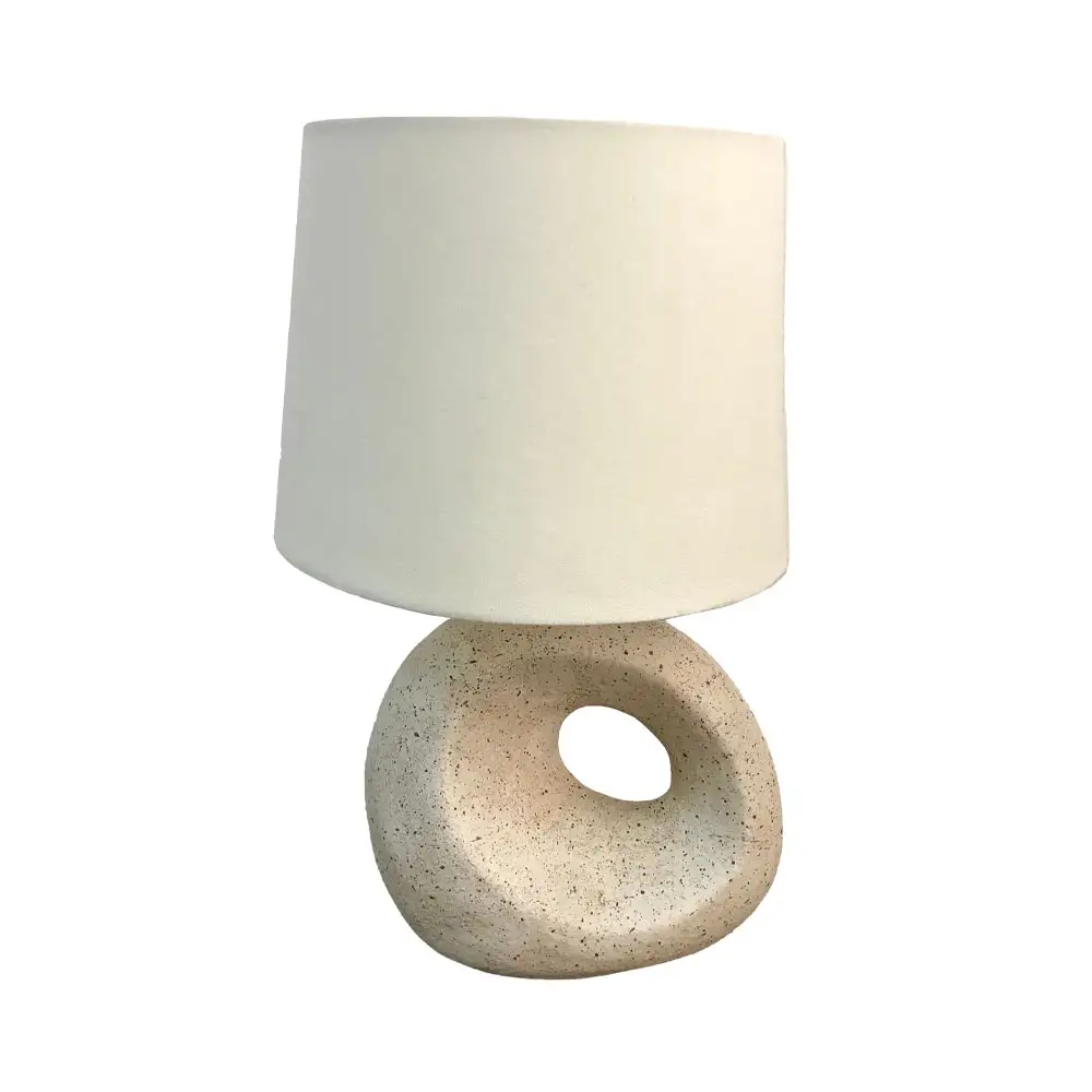 LIBERTA SHADE ON B ΦΩΤΙΣΤΙΚΟ ΕΠΙΤΡΑΠΕΖΙΟ 22x22x35.5cm POLYRESIN ΜΠΕΖ ΥΦΑΣΜΑ ΛΕΥΚΟ