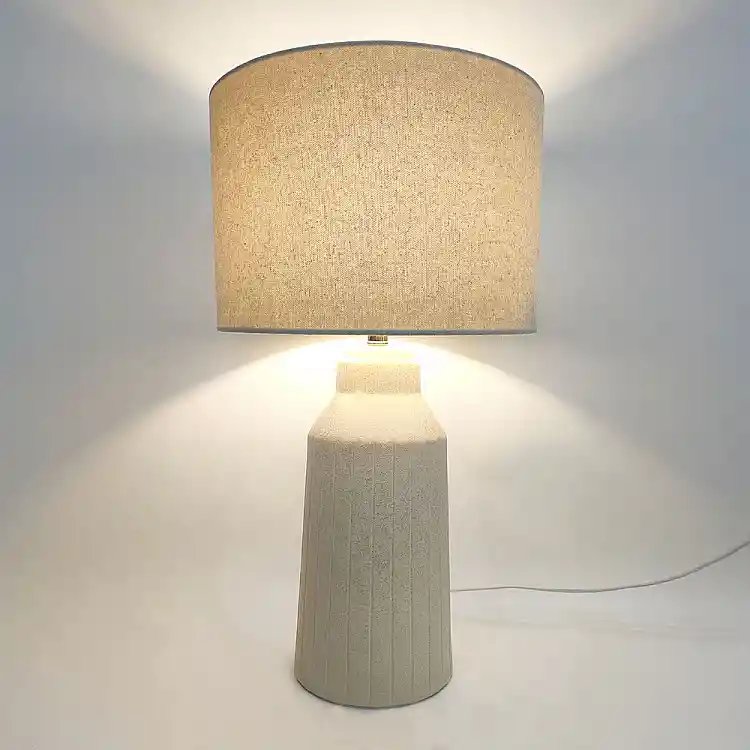 LIBERTA ONIA ΦΩΤΙΣΤΙΚΟ ΕΠΙΤΡΑΠΕΖΙΟ 30x30x53cm ΚΕΡΑΜΙΚΟ ΜΠΕΖ ΛΙΝΟ ΜΠΕΖ