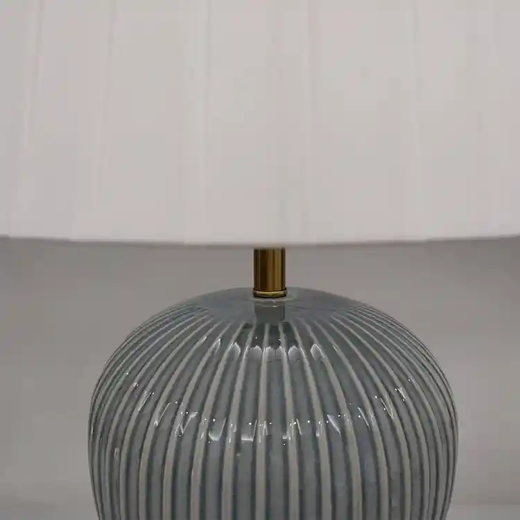 LIBERTA SERA ΦΩΤΙΣΤΙΚΟ ΕΠΙΤΡΑΠΕΖΙΟ 35x35x52cm ΚΕΡΑΜΙΚΟ ΠΕΤΡΟΛ ΜΕΤΑΞΩΤΟ ΥΦΑΣΜΑ ΛΕΥΚΟ