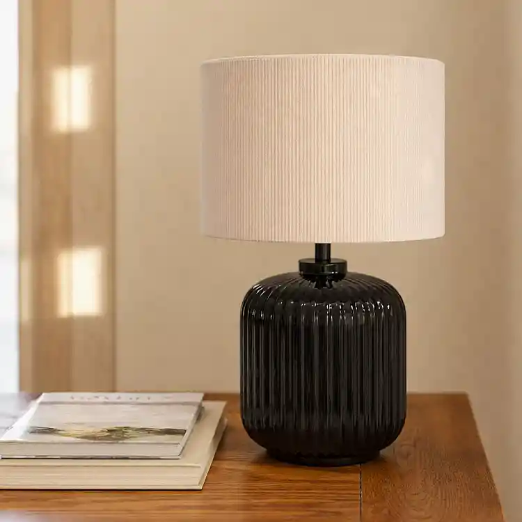 LIBERTA NIM ΦΩΤΙΣΤΙΚΟ ΕΠΙΤΡΑΠΕΖΙΟ 20x20x34cm ΚΕΡΑΜΙΚΟ ΜΑΥΡΟ ΥΦΑΣΜΑ ΛΕΥΚΟ