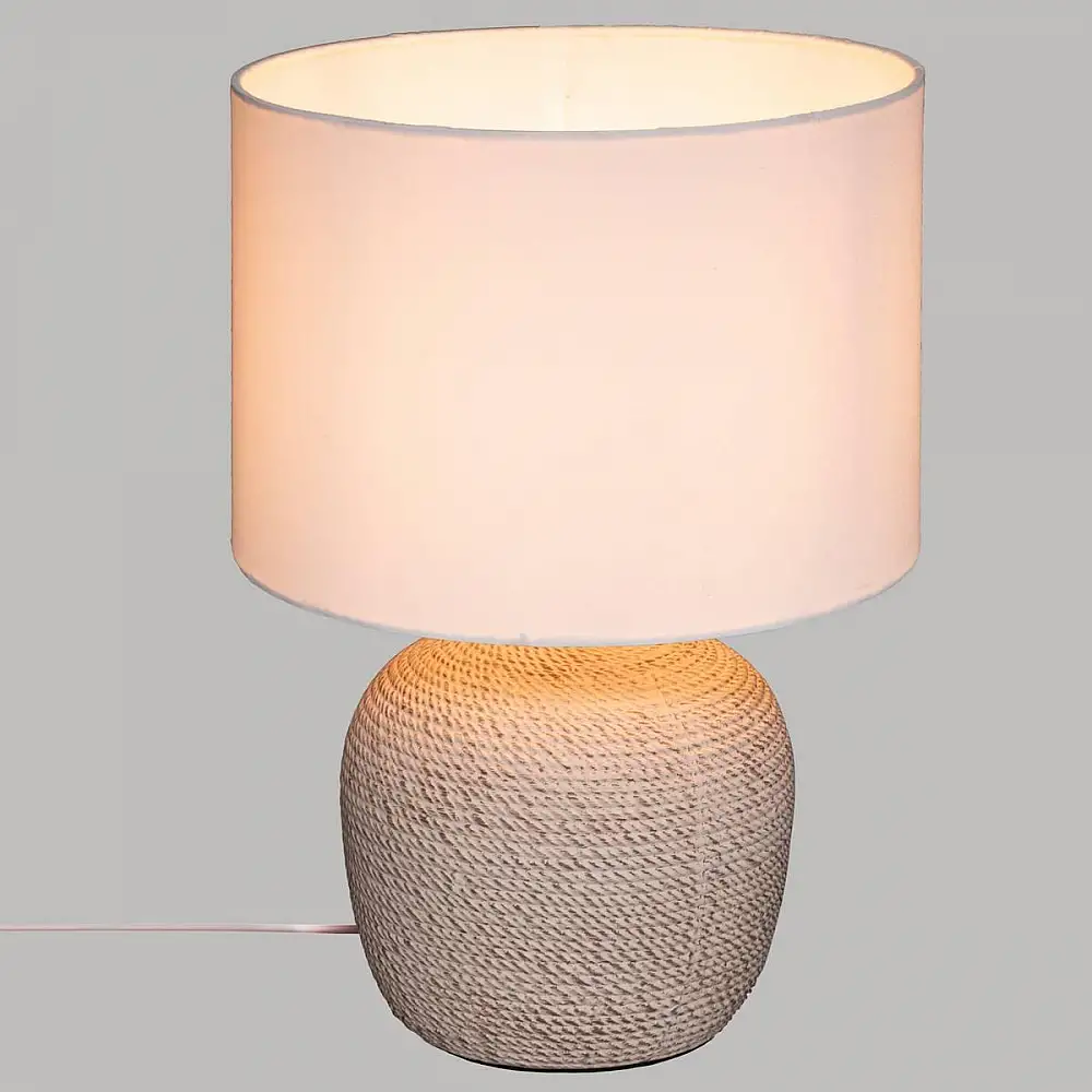 Atmosphera Επιτραπέζιο Φωτιστικό Εκρού με Ανάγλυφο Σχέδιο και Λευκό Υφασμάτινο Καπέλο Φ27εκ.x19.5εκ. 178946