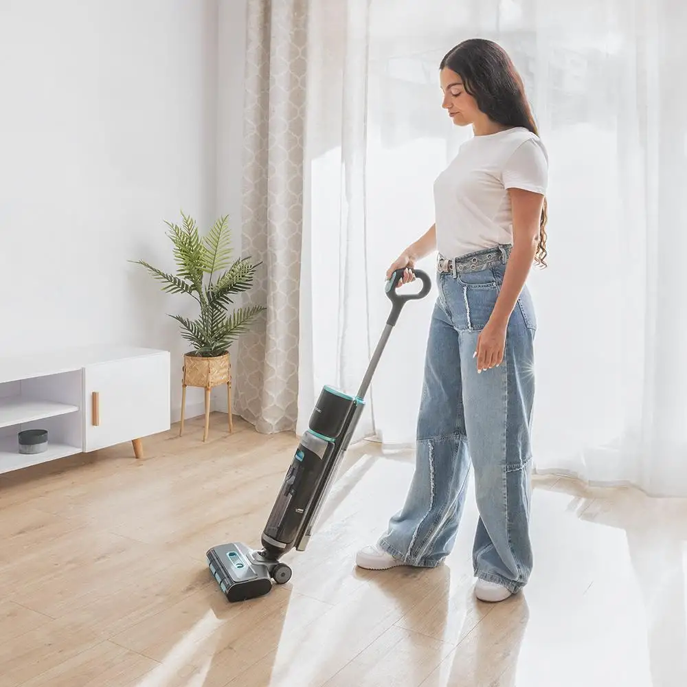 Cecotec Ηλεκτρική Σφουγγαρίστρα & Σκούπα 200W FreeGo Wash&Vacuum X-Treme , 35' Αυτονομία, Δοχεία 700ml, 3 Λειτουργίες, Αυτόματος Ψεκασμός, Βάση Αυτοκαθαρισμού CEC-A90-005863