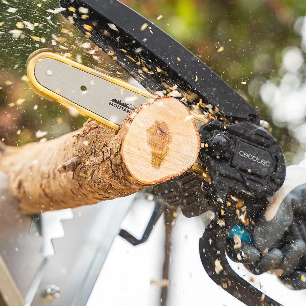 Cecotec Αλυσοπρίονο Χειρός 6" MontanaForce 6000 με κινητήρα Brushless, Μπαταρία 21V και Λίπανση με κουμπί. Περιλαμβάνει βαλιτσάκι, επιπλέον αλυσίδα και σετ αξεσουάρ. CEC-106755