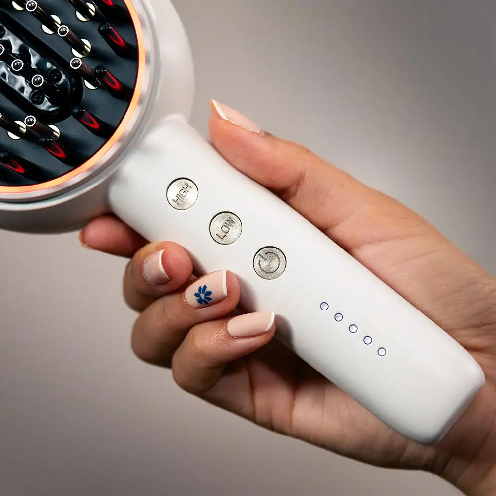 Cecotec Βούρτσα Αποκατάστασης Μαλλιών με EMS Μικρορεύματα Revitalize TotalCare, Κόκκινο και Μπλε LED, Εφαρμογέας Ορού και 5 Επίπεδα Έντασης, Θρέφει, Συσφίγγει και Ενδυναμώνει τα Μαλλιά από τη Ρίζα CEC-116309