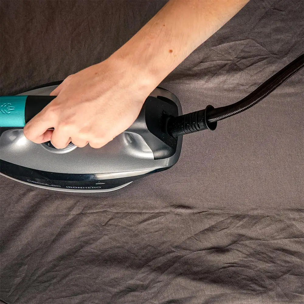 Cecotec Σύστημα Σιδερώματος με Ατμό IronHero H-2800 (2800 W) με Κεραμική Πλάκα Turbo Slide και Συνεχής Ατμός 135 g/min Τεχνολογία I-Pump, Ακρίβεια Μύτης, Έλεγχος Θερμοκρασίας, Σύστημα Αποσβέσεως Άλατος Cyclo Clean, Αυτόματη Απενεργοποίηση Smart Auto Off.