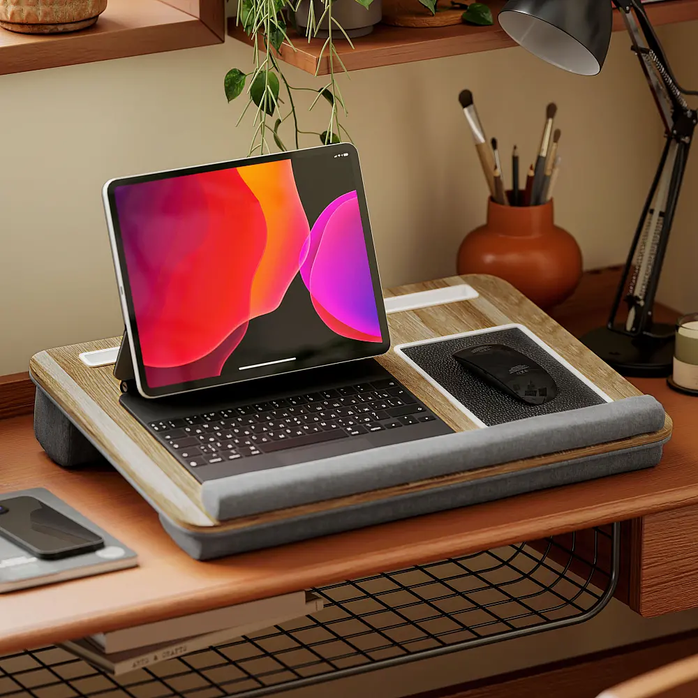 HOMCOM  Υποστήριξη για Laptop 15.6" με Επιφάνεια για Ποντίκι και Στήριγμα Καρπών, Θέση για Tablet και Smartphone, Δρυς  923-056V00AK