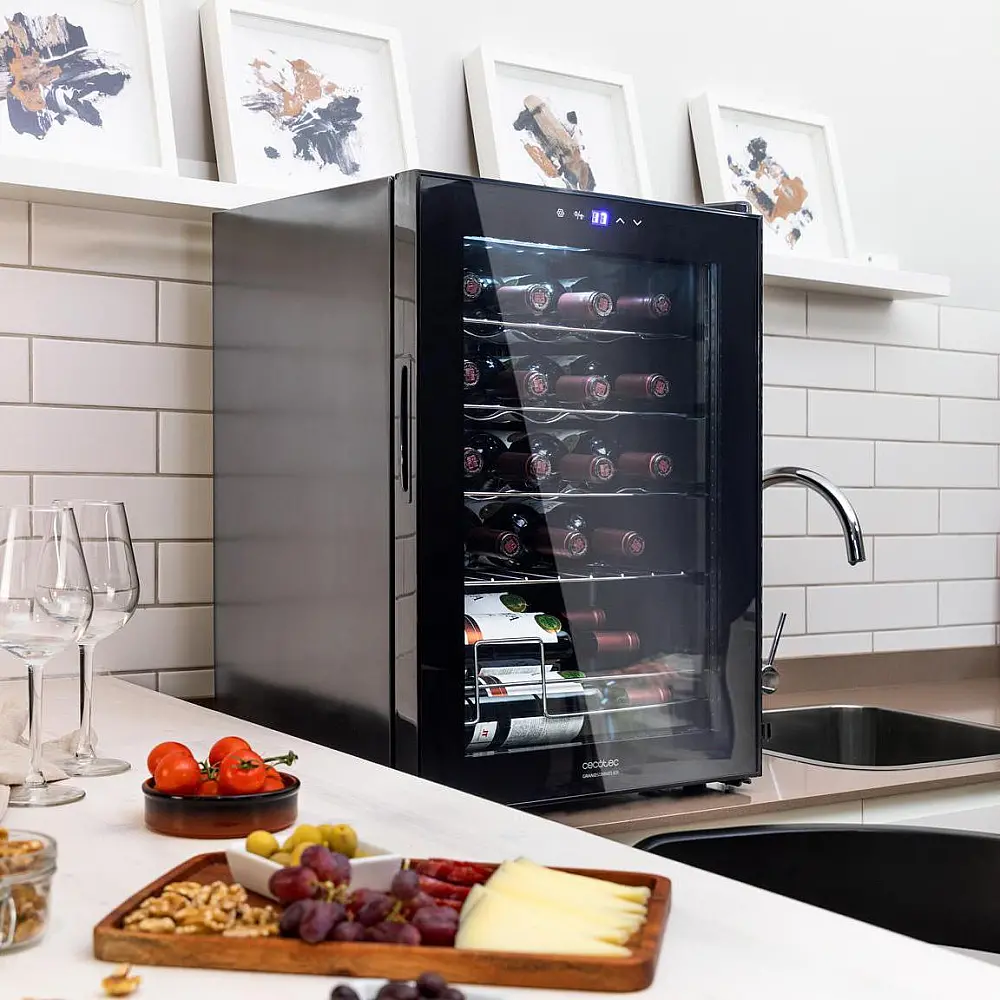 CECOTEC  Συντηρητής Κρασιών Bolero GrandSommelier 2050 με Συμπιεστή, Χωρητικότητα 20 Φιαλών, Ρυθμιζόμενη Θερμοκρασία 5-18ºC και Οθόνη Αφής Ελέγχου  CEC-00122