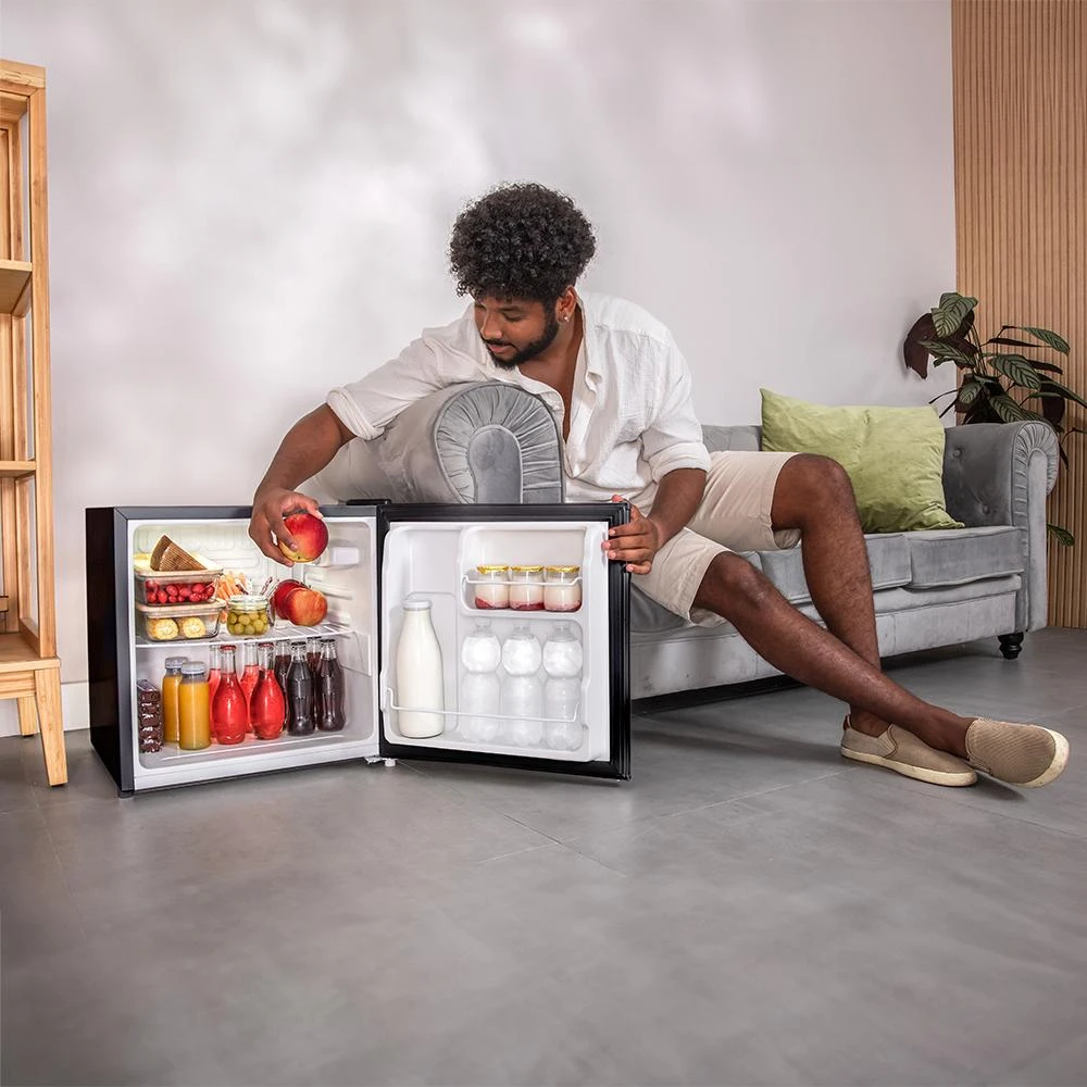 CECOTEC Μίνι Ψυγείο GrandCooler 20000 L SilentCompress Inox E, Μαύρο, 46 Λίτρα, 48,7x48 εκ., Αναστρέψιμη Πόρτα, Ενεργειακή Κλάση E CEC-03617 CECOTEC Μίνι Ψυγείο GrandCooler 20000 L SilentCompress Inox E, Μαύρο, 46 Λίτρα, 48,7x48 εκ., Αναστρέψιμη Πόρτα, Ενεργειακή Κλάση E CEC-03617