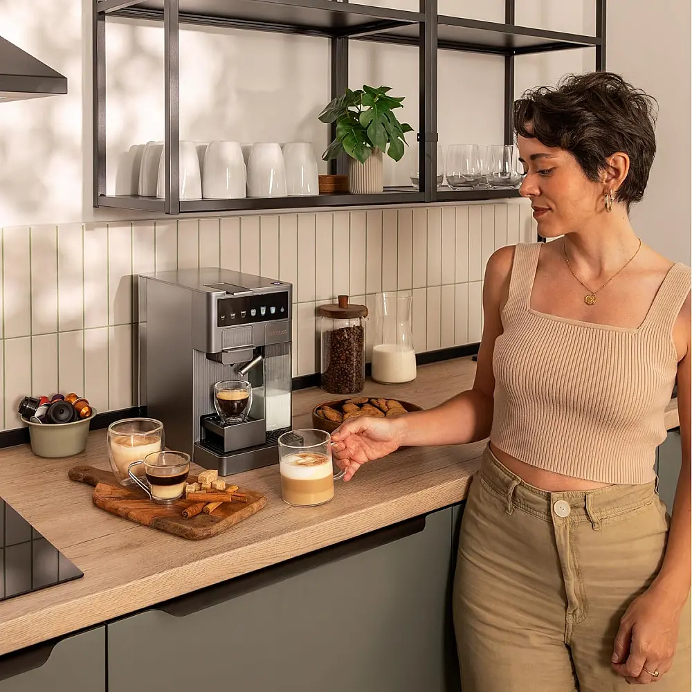 CECOTEC Καφετιέρα Cecotec FreeStyle Latte με Δοχείο Γάλακτος 400 ml, Ισχύς 1350 W, 20 Bar, 6 Είδη Καφέ, Δοχείο Νερού 1.6 L, Διπλό Σύστημα Αφρογάλακτος CEC-01852 CECOTEC Καφετιέρα Cecotec FreeStyle Latte με Δοχείο Γάλακτος 400 ml, Ισχύς 1350 W, 20 Bar, 6 Είδη Καφέ, Δοχείο Νερού 1.6 L, Διπλό Σύστημα Αφρογάλακτος CEC-01852