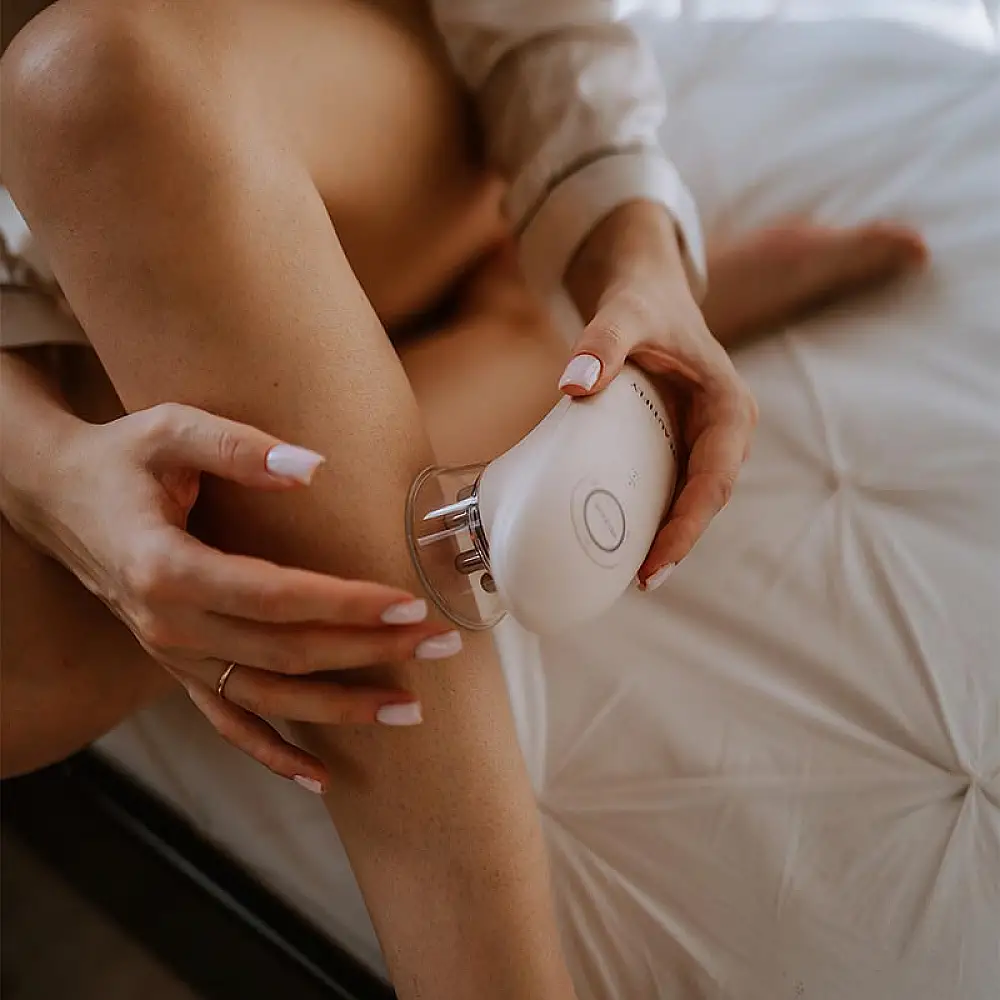 Συσκευή Αντιγήρανσης Προσώπου & Λιπομασάζ Σώματος με EMS, Αναρρόφηση & Κόκκινο Φως Ροζ 5903003701286 BEAUTIFLY