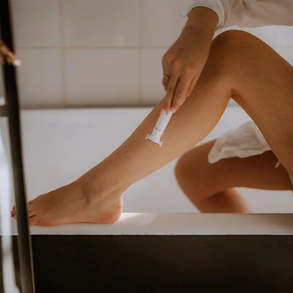 Επαναφορτιζόμενη Ξυριστική Μηχανή με 4 Επιχρυσωμένες Κεφαλές 24 Καρατίων 5903003701293 BEAUTIFLY