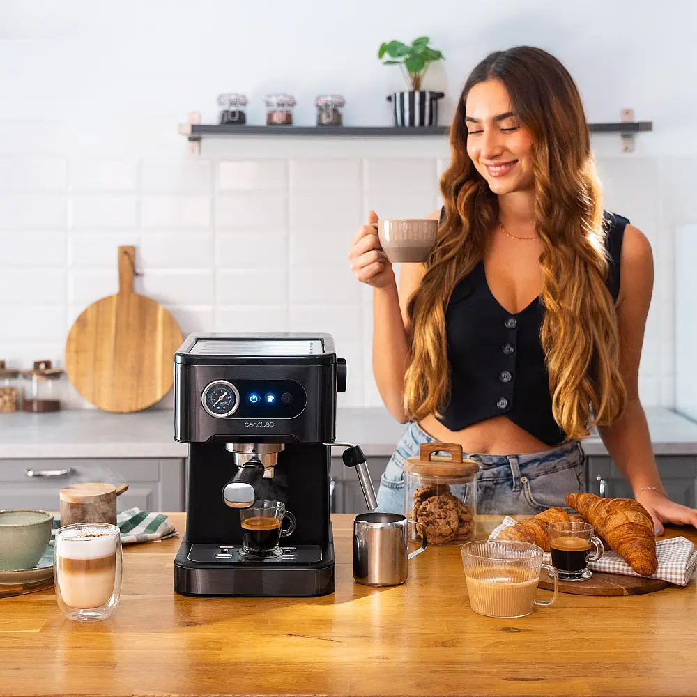 Cecotec Μηχανή Καφέ για Espresso και Cappuccino Power Espresso 20 Pro Latte, 20 Bar και Προσανατολιζόμενο Ατμοποιητή.