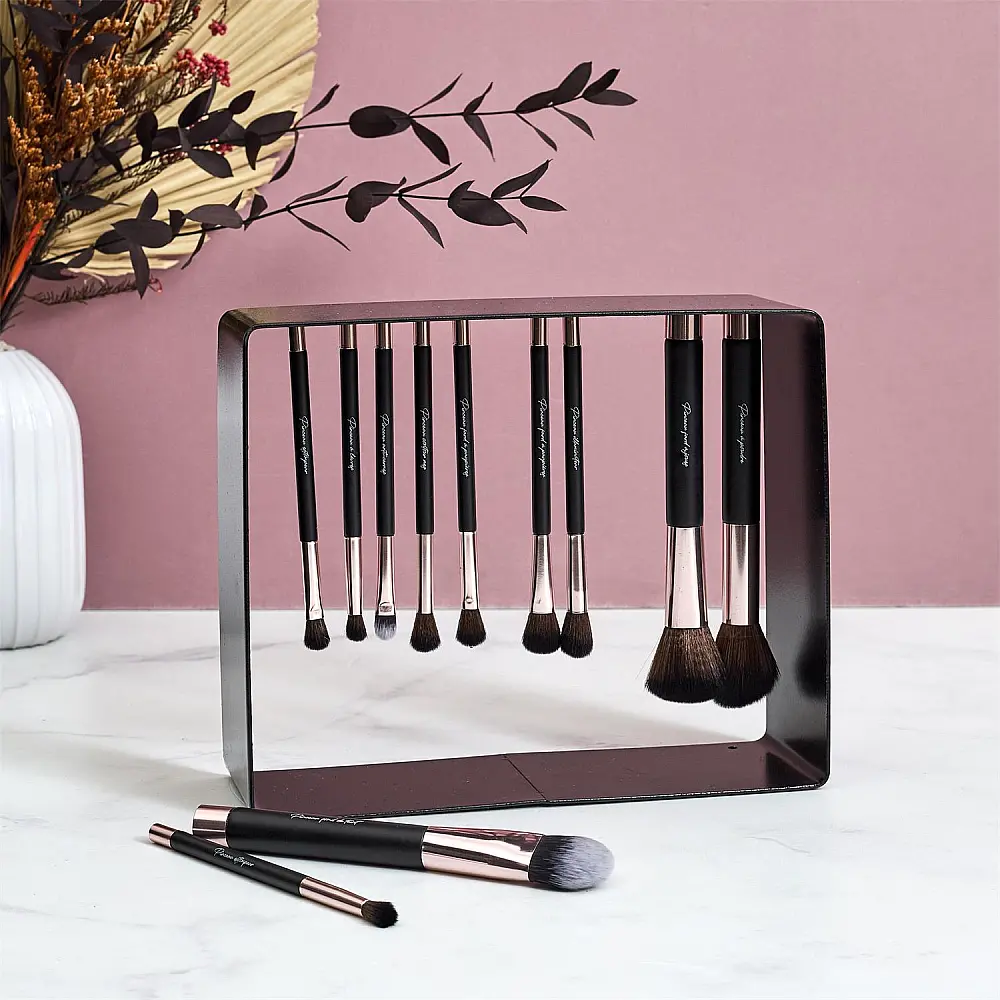 COSMETIC CLUB Σετ 11 Μαγνητικών Πινέλων Μακιγιάζ με Στήριγμα - Διαστάσεις 20 x 15 x 5 εκ SC0664